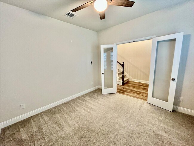 Building Photo - 541 Firethorn Dr