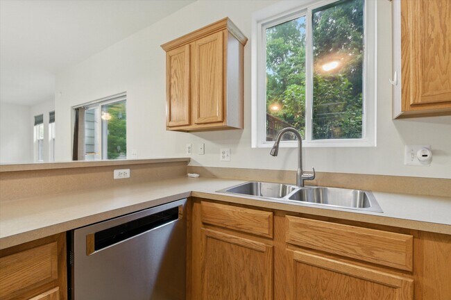 Building Photo - 1738 Weeping Willow Ct
