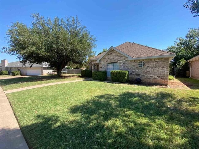 Building Photo - 3803 Stonegate Dr