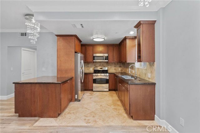 Building Photo - 11280 La Maida St