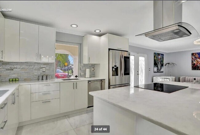 Building Photo - 2321 SE 15th St