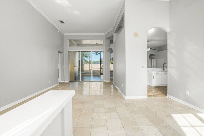 Building Photo - 2810 University Acres Dr