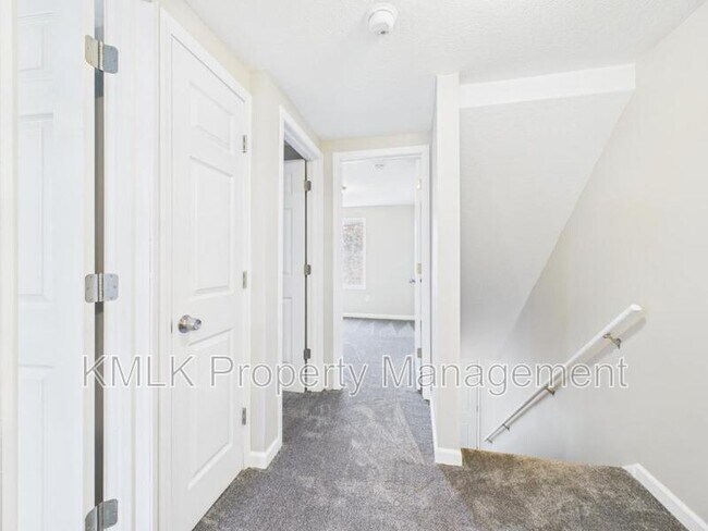 Building Photo - 9042 Maple Grove Rd