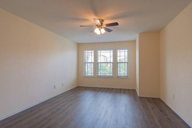 Building Photo - Gorgeous two story house