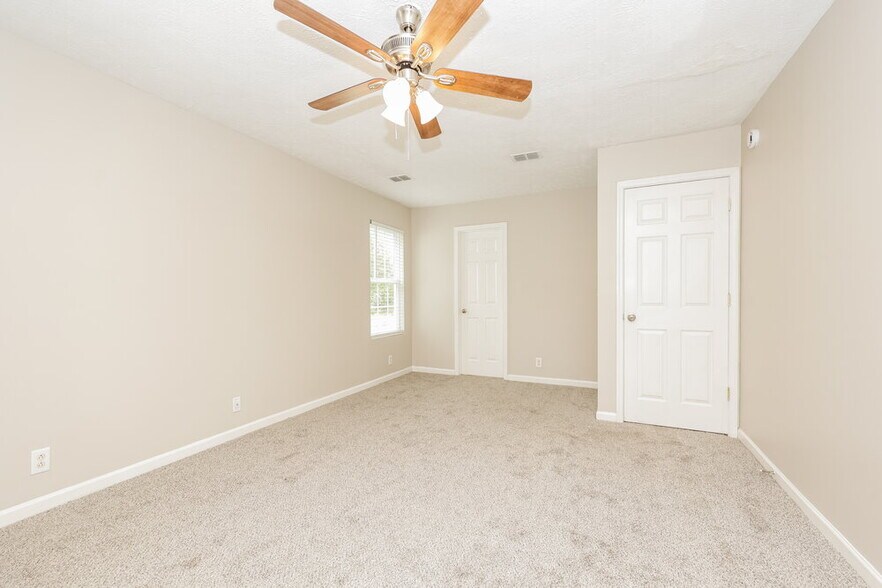 Building Photo - 4852 Nina Marie Ave