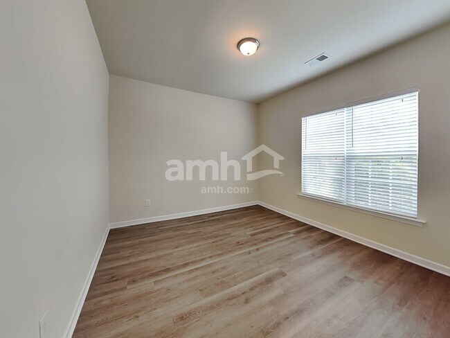 Building Photo - 118 Still Water Cir