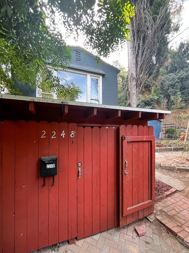 Building Photo - 2246 N Alvarado St