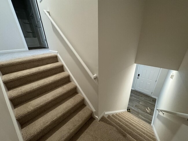 Building Photo - 4109 Laurel Rdg Dr