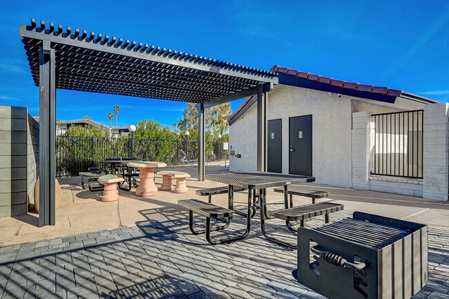 Building Photo - Bolero Apartments