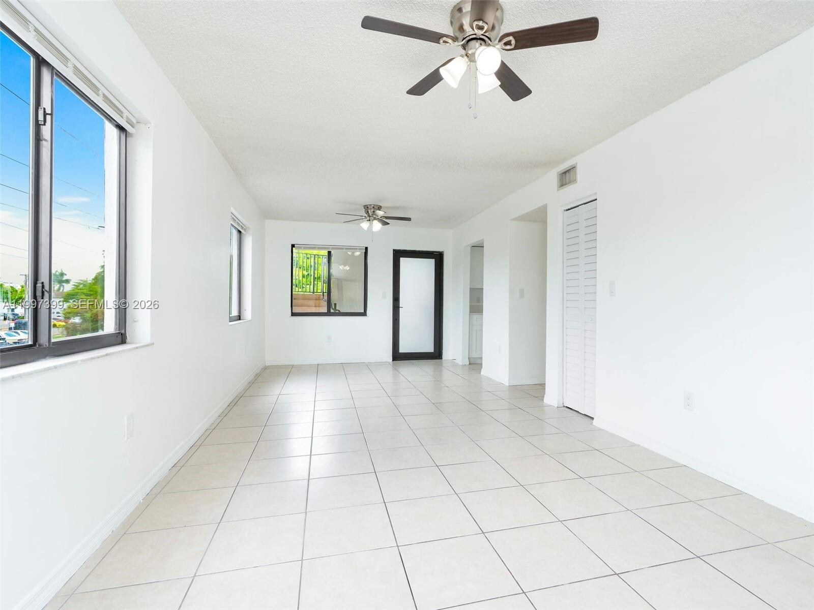 Building Photo - 1490 W 42nd Pl