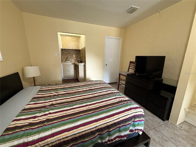 Building Photo - 10174 Mason Dixon Cir