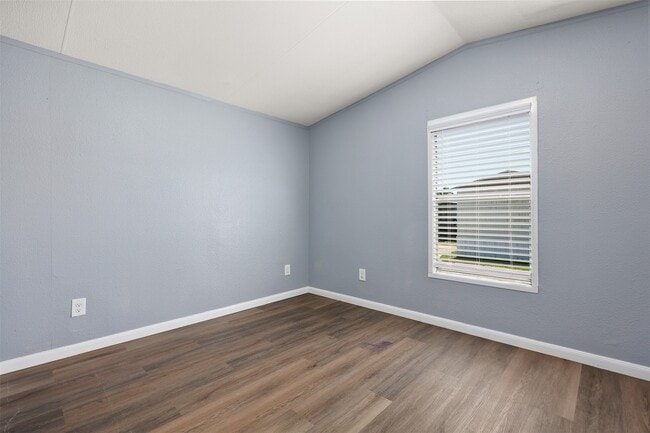 Building Photo - 2222 N Austin Ave