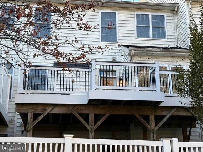 Building Photo - 4204 Lariat Way