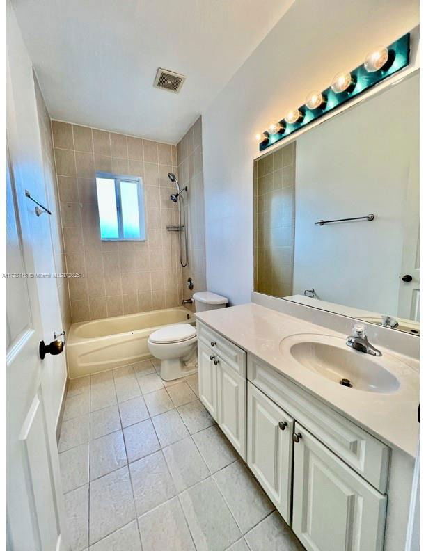 Building Photo - 3141 NE 3rd Dr