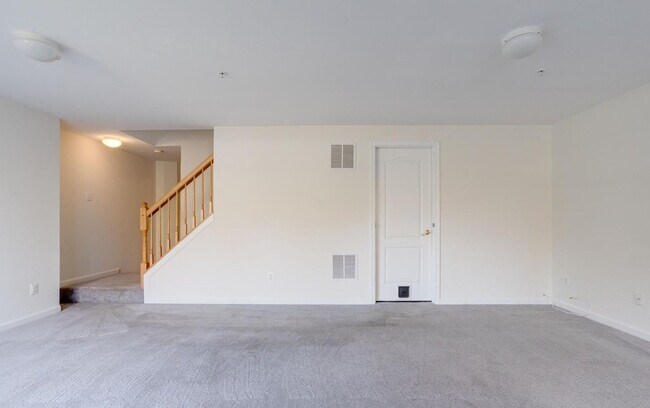 Building Photo - Charming Abingdon Townhome with Modern Upgrades!