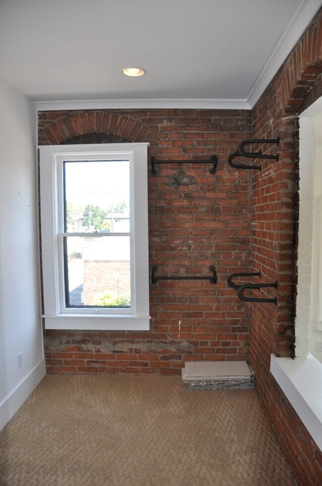 Building Photo - 1301-1305 S Westnedge