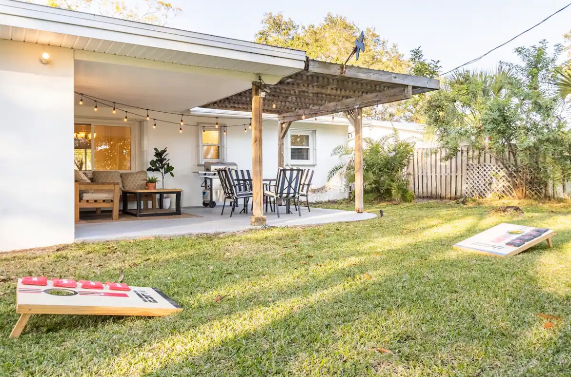 Building Photo - 1447 Caribbean Dr