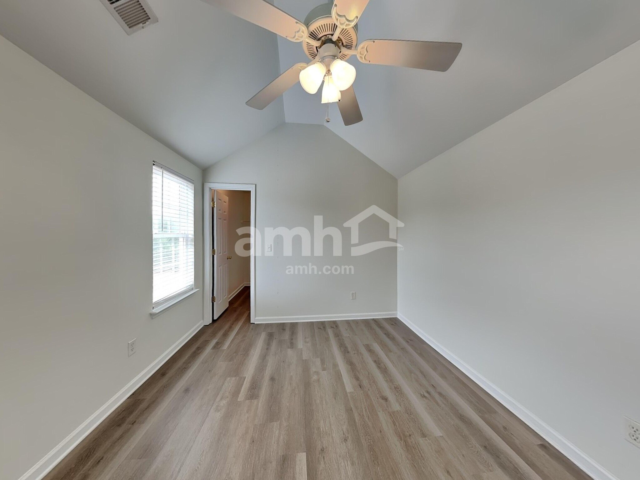 Building Photo - 2314 Lexington Ave