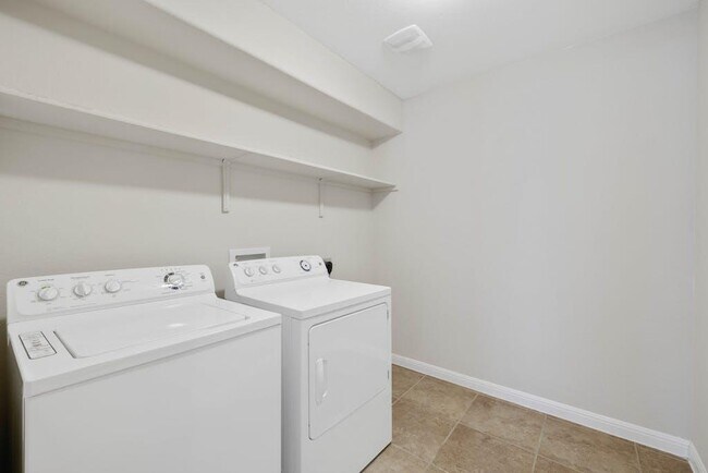 Building Photo - 421 Tula Trail