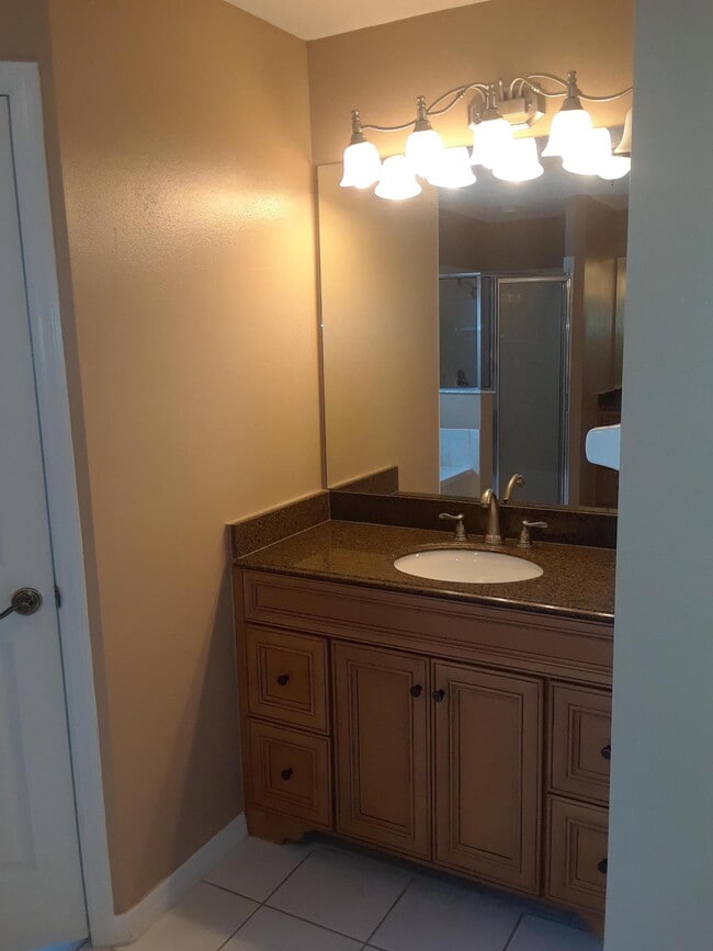 Building Photo - 6444 NW Hacienda Ct