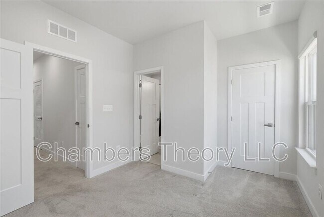 Building Photo - 4322 Ellipse Ter
