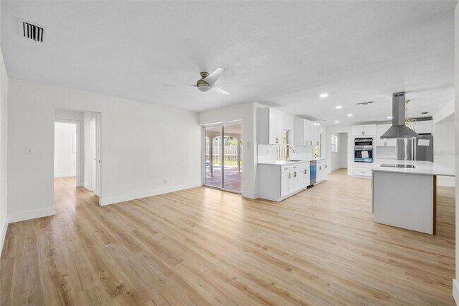 Building Photo - 5700 Bayou Grande Blvd NE
