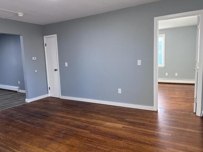 Building Photo - 508 Elm St