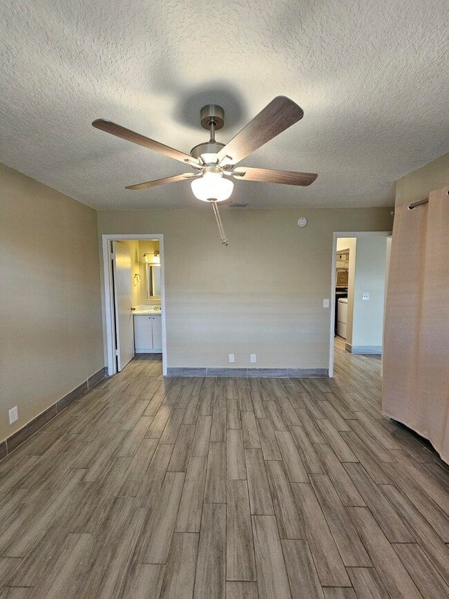 Building Photo - 4859 Orleans Ct