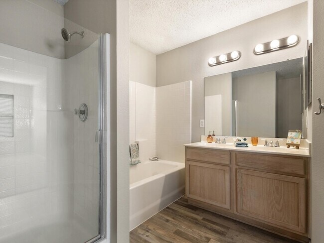 Building Photo - 8212 Canoe Ridge Ln