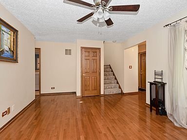 Building Photo - 16203 Fox Ct