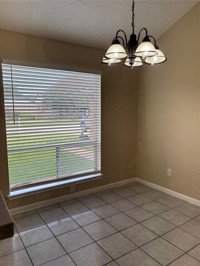 Building Photo - 1726 Oakwell Ln