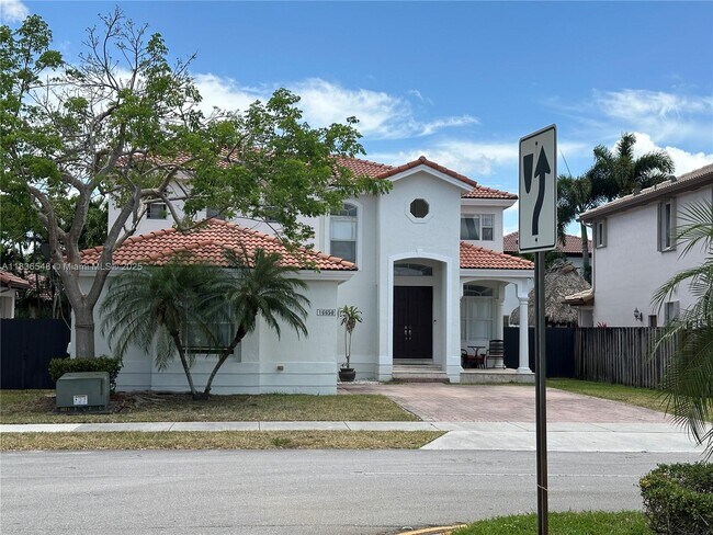 Primary Photo - 16650 SW 61st Ln