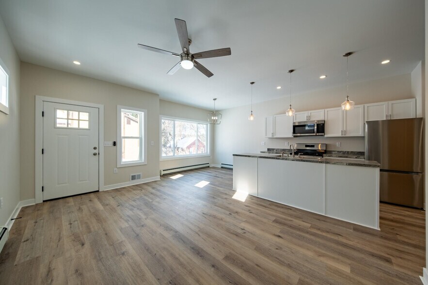 Building Photo - 411 W Baraga Ave