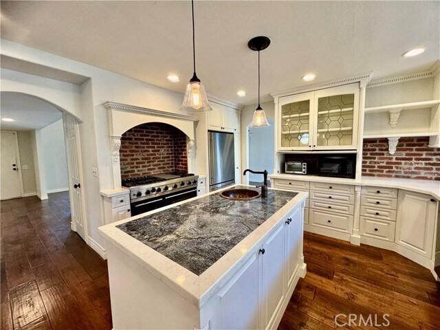 Building Photo - 28102 Camellia Ct