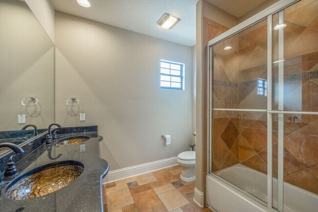 Building Photo - 1605 Kennesaw Dr
