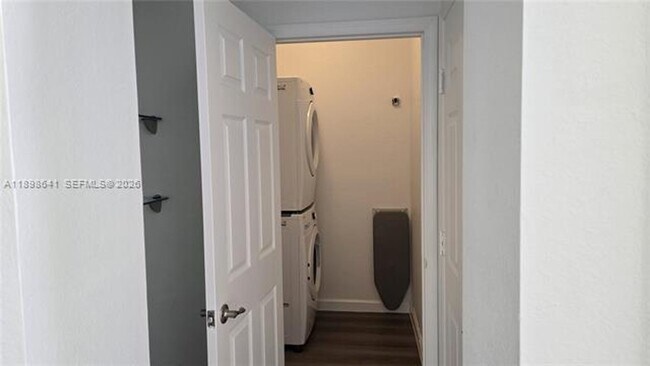 Building Photo - 7406 NW 108th Path