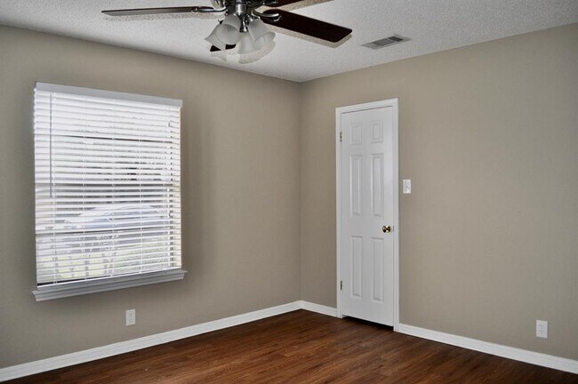 Building Photo - 8304 Red Willow Dr