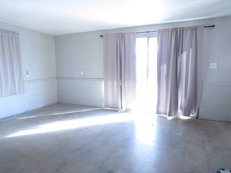 Building Photo - 934 Plaza Serena