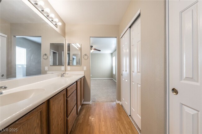 Building Photo - 5164 Bellaria Pl