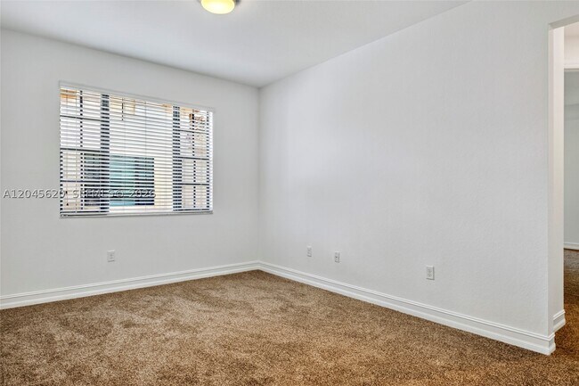 Building Photo - 142 SW 127th Terrace