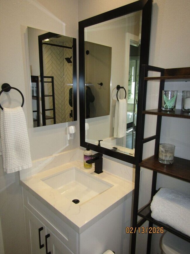 Building Photo - Luxury Living in Fountaingrove Wine Country/ Excellent location with rare views