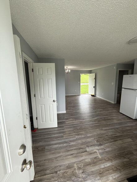 Building Photo - 3028 Toms Way