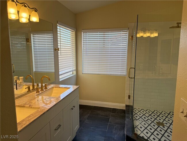 Building Photo - 708 Cozy Canyon Dr