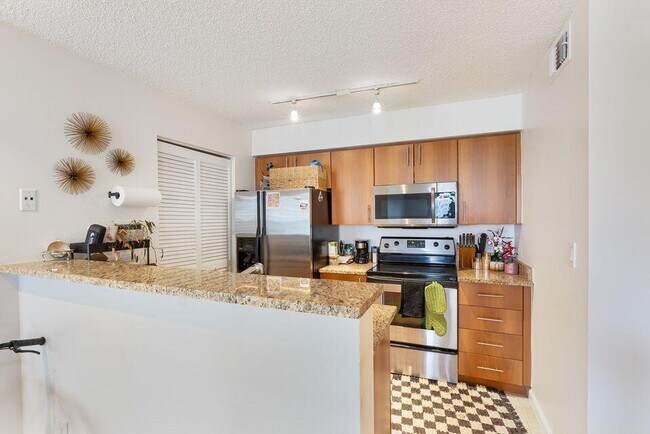 Building Photo - 1215 Crystal Way