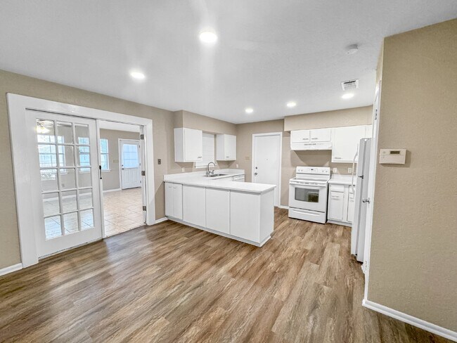 Building Photo - Welcome to Your New Rental in West San Antonio