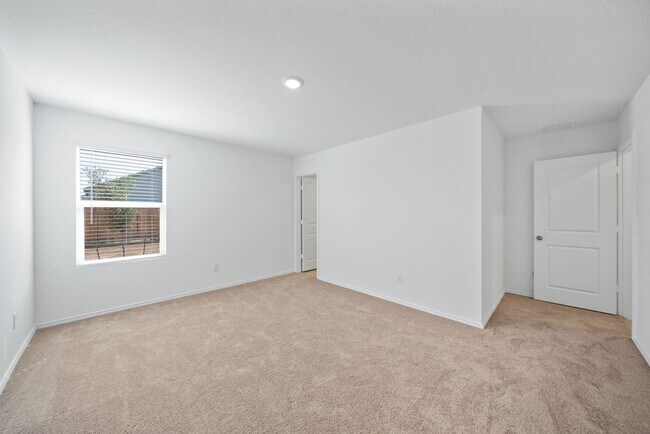 Building Photo - 9311 Selene Pl