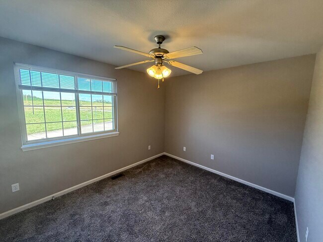 Building Photo - 214 Arctic Wolf Ct