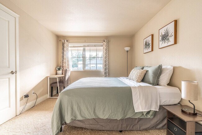 Building Photo - 11501 Stone Ave N