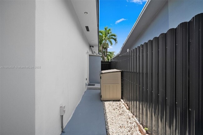 Building Photo - 4301 NW 4th St