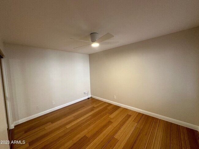 Building Photo - 6745 N 79th Pl